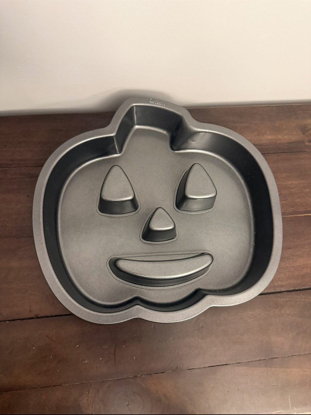 Wilton Jack-O’-Lantern Pumpkin Halloween Cake Pan 3D Face Baking Mold